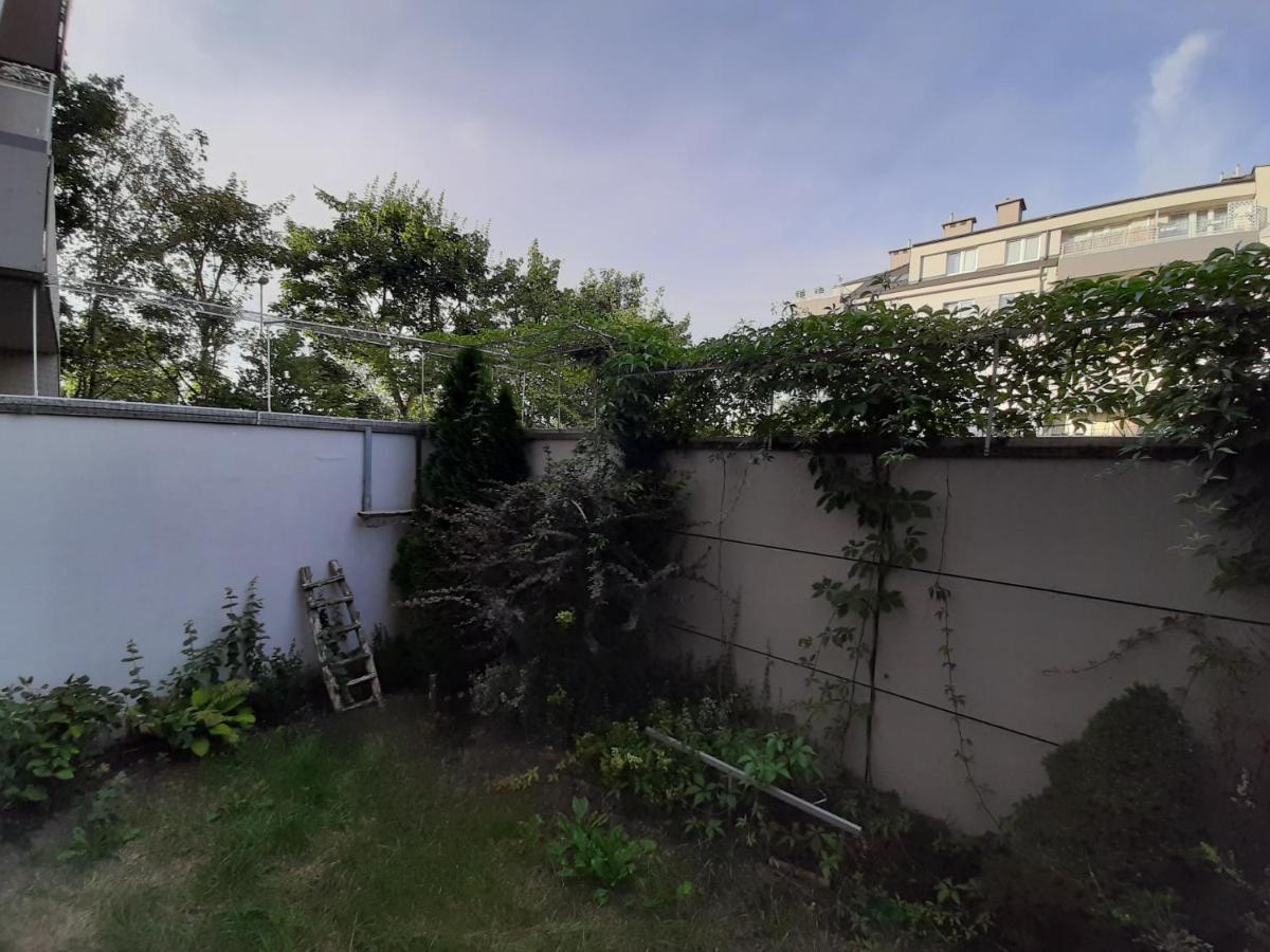 Apartament Di Trevi - Klimatyzacja Apartment วรอตซวาฟ ภายนอก รูปภาพ