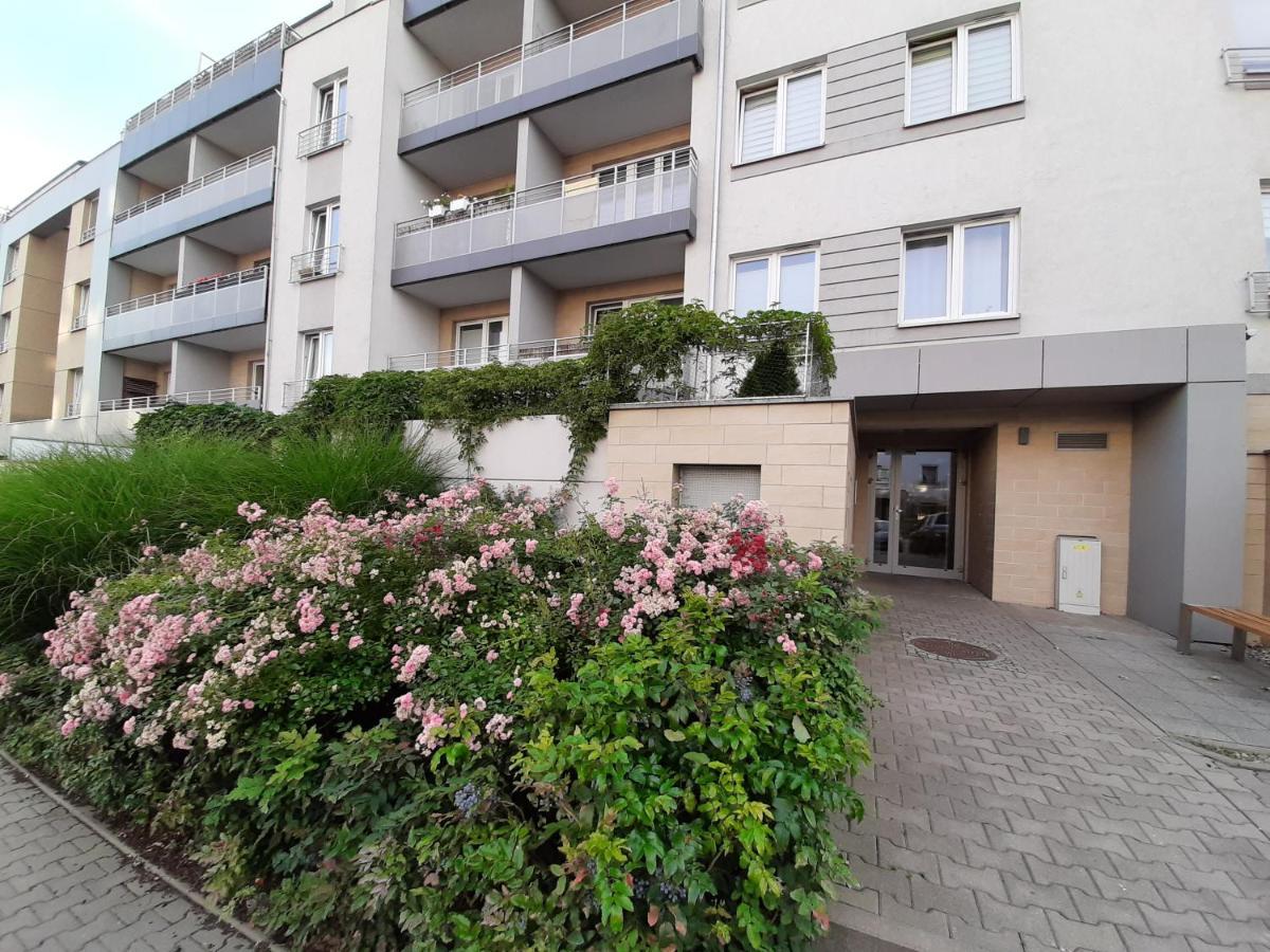 Apartament Di Trevi - Klimatyzacja Apartment วรอตซวาฟ ภายนอก รูปภาพ